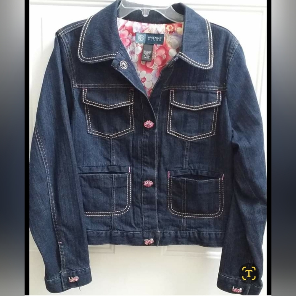 Denim Jacket with snap buttons. Front buttons have Flower Brooches. 14/16